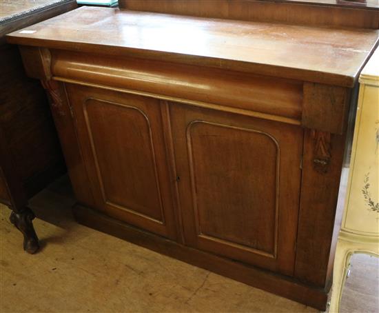 Victorian mahogany chiffonier(-)